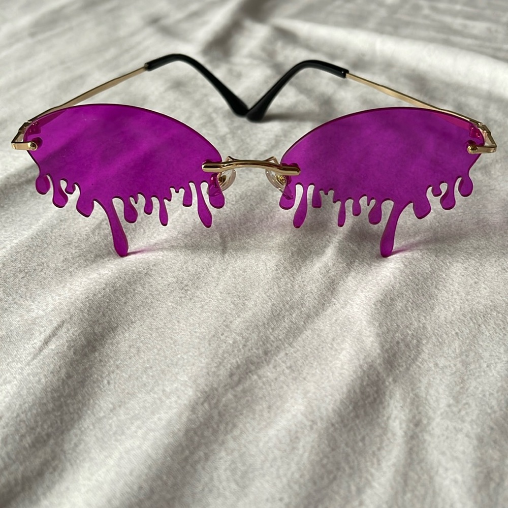 Oozing shades